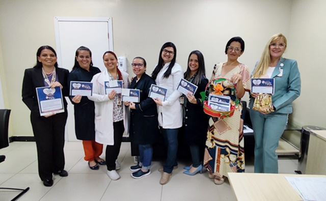 Dia dos Pais: pacientes internados no Hospital Metropolitano recebem cartinhas e presentes 
