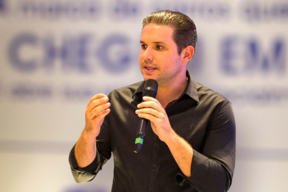 Adriano Galdino defende nome de Hugo Motta para Govenador ou Senador em 2026