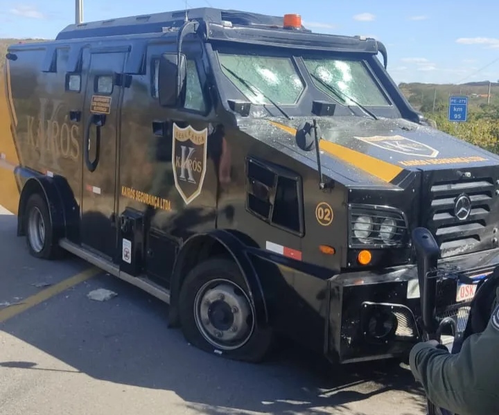 Tentativa de assalto a carro forte é registrada na tarde desta terça-feira entre Brejinho e Teixeira