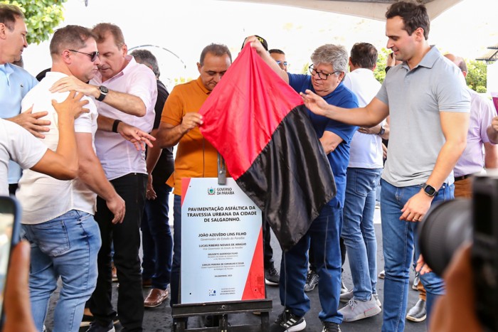 João Azevêdo entrega travessias urbanas de Salgadinho e de Junco do Seridó e destaca transformação dos municípios contemplados
