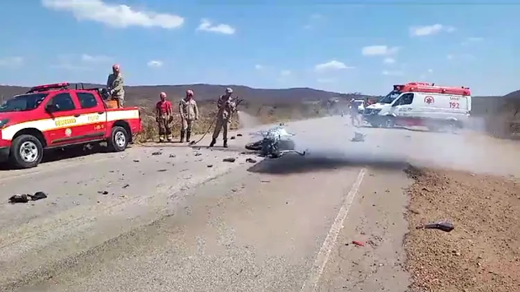 Homem morre após colidir moto em Caminhão na PB-393