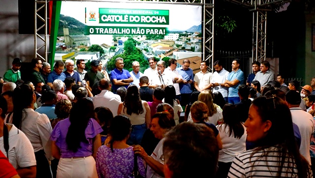 João Azevêdo inaugura pavimentação asfáltica da PB-331 e travessias urbanas de Catolé do Rocha