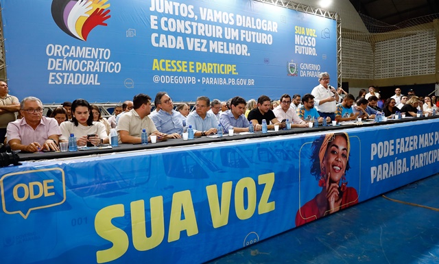 João Azevêdo participa do ODE em São Bento, discute prioridades da população e entrega benefícios à região 