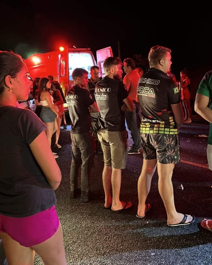 Duas jovens se envolve em acidente entre os municípios de Teixeira e Desterro neste domingo (10)
