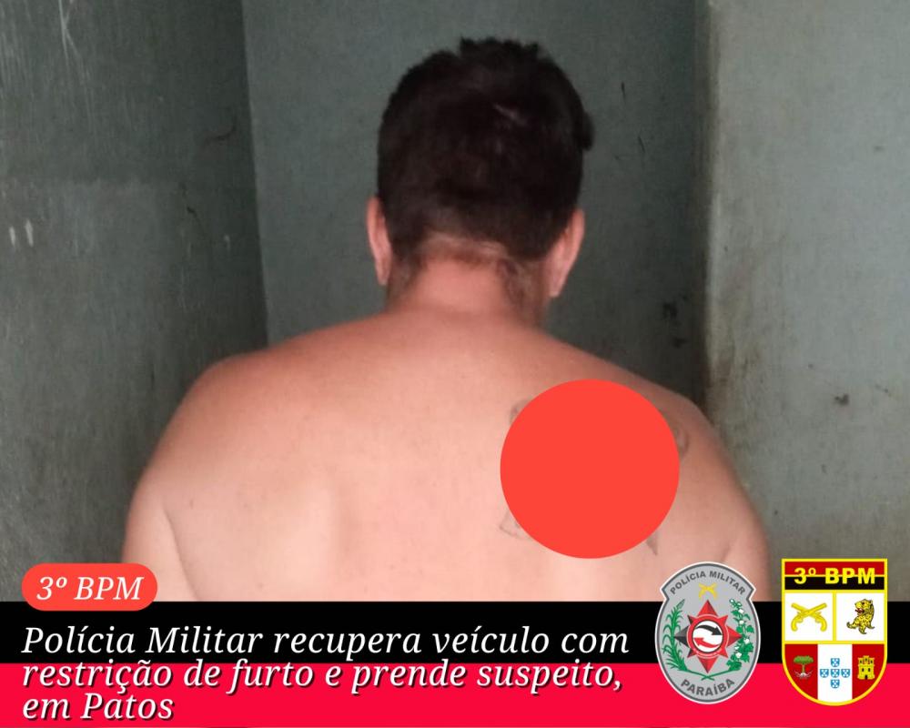 POLÍCIA MILITAR RECUPERA VEÍCULO COM RESTRIÇÃO DE FURTO E PRENDE HOMEM, EM PATOS