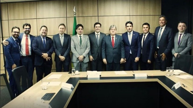 Ministro Silvio Costa garante que deve assinar ordem de serviço para obras do Aeroporto de Patos nos próximos dias