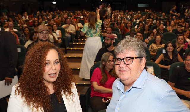 João Azevêdo anuncia incentivo financeiro para empreendedores que irão representar a Paraíba na etapa nacional da Expofavela