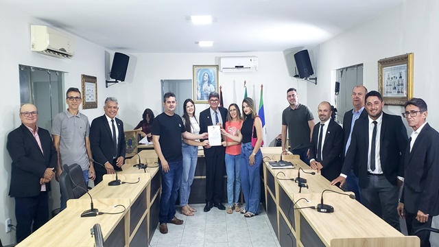 Câmara de Vereadores de São José de Espinharas aprova Projeto de Lei que autoriza o pagamento dos valores retroativos, correspondentes à complementação de vencimentos dos salários de enfermeiros, técnicos e auxiliares de enfermagem integrantes do quadro de servidores do município