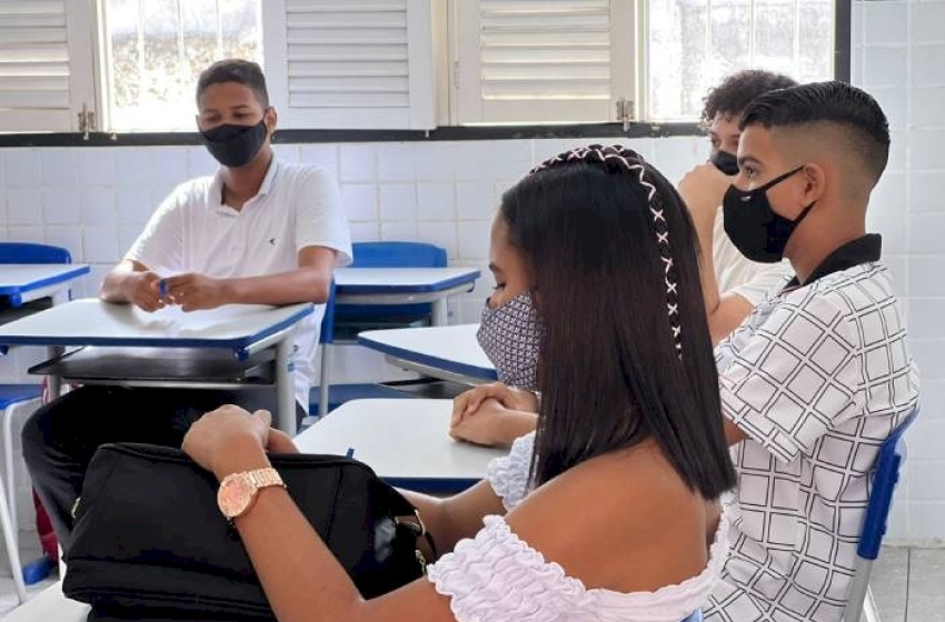 Governo da Paraíba destina 200 bolsas de iniciação científica a alunos egressos da rede pública