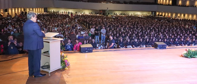 João Azevêdo participa de formatura de 485 formandos da Polícia Civil e assina convocação para nomear concursados