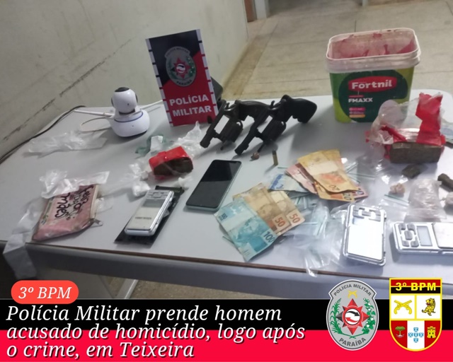 POLÍCIA MILITAR PRENDE HOMEM ACUSADO DE HOMICÍDIO, LOGO APÓS COMETER O CRIME, EM TEIXEIRA
