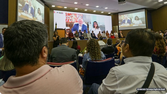 Bolsa Família completa 20 anos alcançando 21,45 milhões de famílias