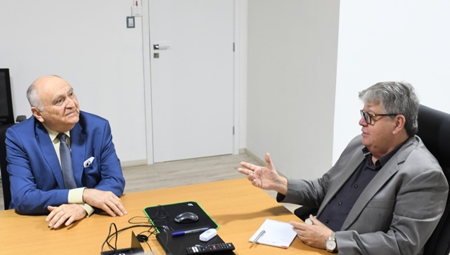 João Azevêdo recebe visita do presidente do TCE e destaca importância do diálogo entre as instituições no desenvolvimento da Paraíba 