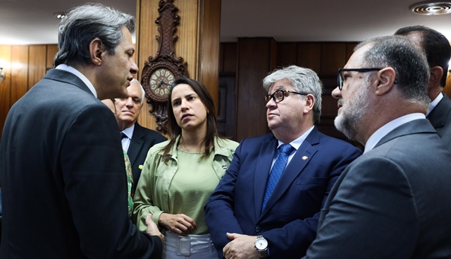 João Azevêdo e governadores do Nordeste discutem recomposição do FPE e reforma tributária com ministro Fernando Haddad