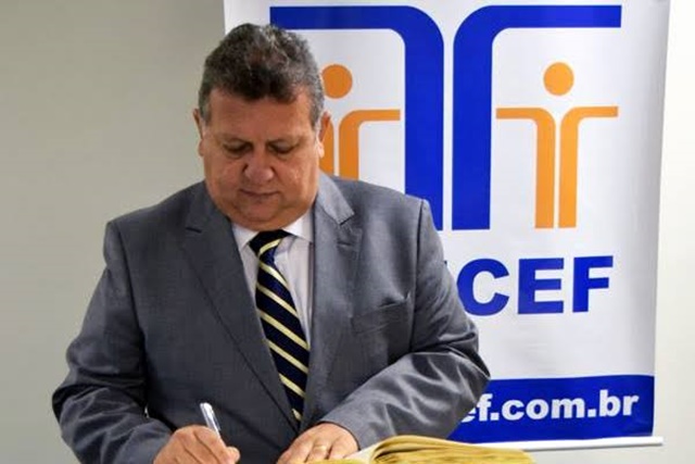  Lula demite presidente da Caixa e anuncia paraibano Carlos Vieira para a função