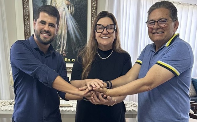 Prefeita de Pocinhos recebe adesão do ex-candidato a prefeito Emmanoel Ribeiro