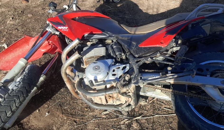 Homem de 40 anos morre em acidente de moto após descer ribanceira na PB-393, próximo a Santa Helena