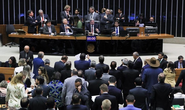 Câmara aprova aumento de penas para furto, roubo e latrocínio