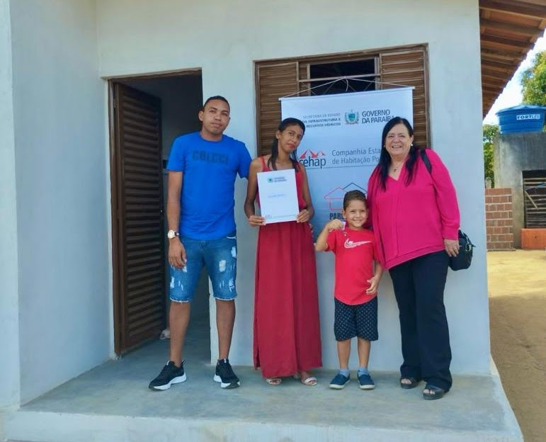 Governo da Paraíba entrega 40 casas do Programa Parceiros da Habitação em Alhandra 