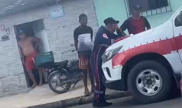 Socorrista do SAMU vai atender ocorrência e se depara com pai morto a tiros 