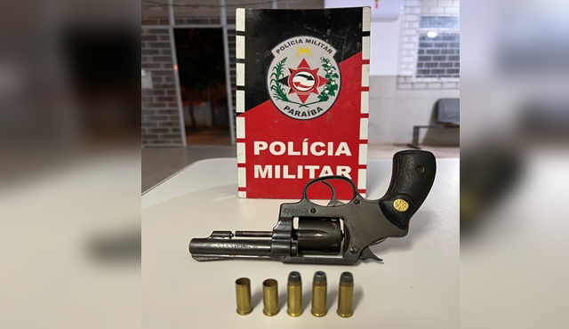 Polícia Militar prende homem por porte ilegal de arma de fogo em Teixeira PB
