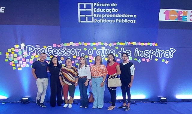 Comitiva de Educação de São José do Bonfim participa de Fórum em Campina Grande