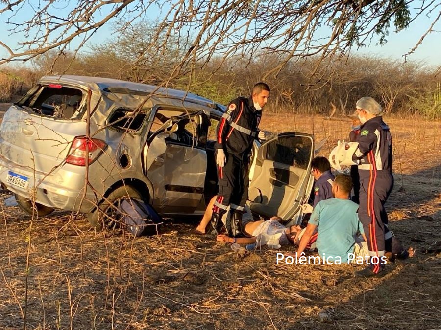 Capotamento na BR-361, deixa dois jovens feridos entre Patos e Santa Terezinha-PB, na manhã deste domingo (26)