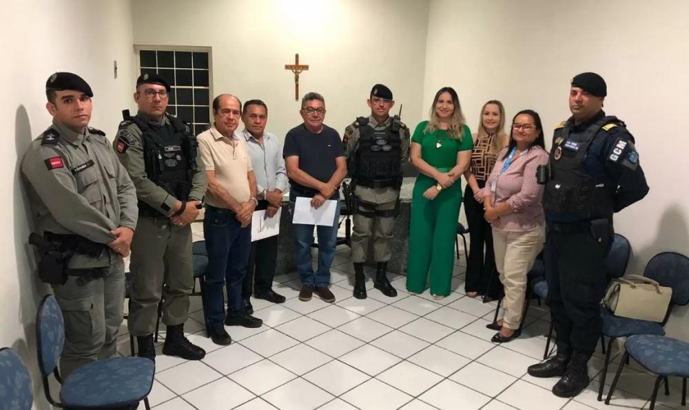 Reunião traça estratégias para Feira Noturna durante festejos natalinos em Patos