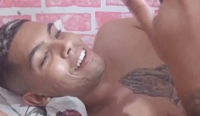 Jovem é morto a facadas após discussão por som alto com vizinho 