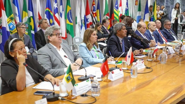João Azevêdo discute com demais governadores do país pautas para reunião com Lula 