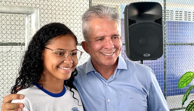Pais de alunos ressaltam importância da distribuição de óculos pelo programa Saúde na Escola, em Patos (PB)