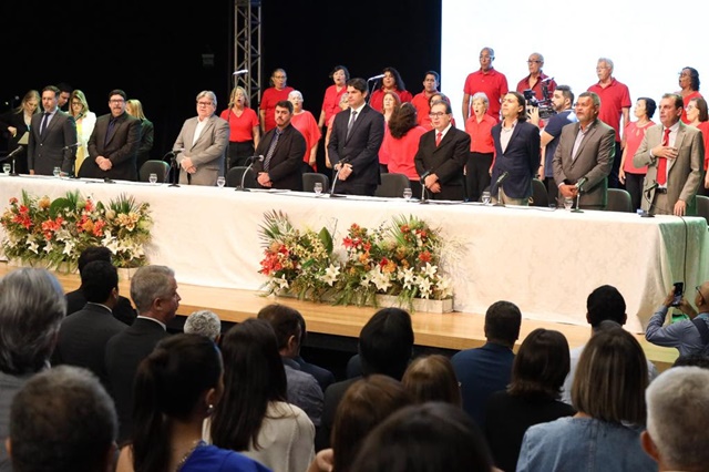 João Azevêdo prestigia solenidade de comemoração dos 20 anos da TV Câmara de João Pessoa