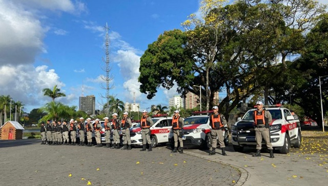 Operação policial reforça segurança em áreas comerciais e cumpre 16 mandados na Grande JP