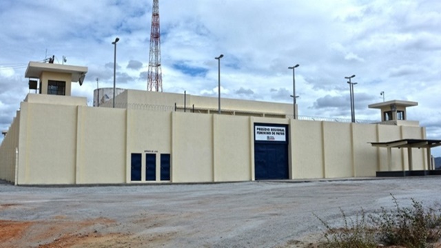 Após luta das mulheres, tomadas de energia elétrica começam a ser instaladas nas celas do Presídio Feminino de Patos