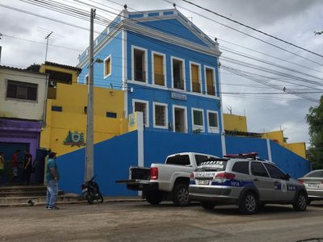 Homem é preso acusado de matar o namorado dentro de casa, na Paraíba