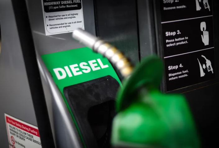 Litro do diesel ficará R$ 0,30 mais barato nesta quarta