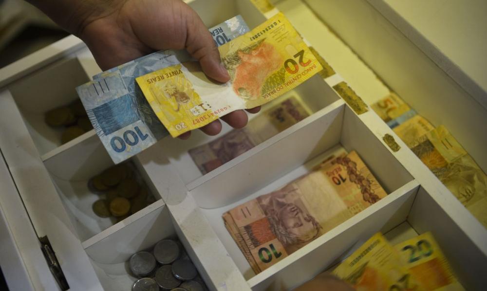 Salário mínimo de R$ 1.412 entra em vigor nesta segunda-feira, 01 janeiro 