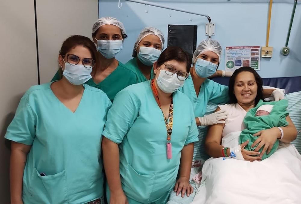Primeiro bebê paraibano de 2024 nasce no Hospital Edson Ramalho