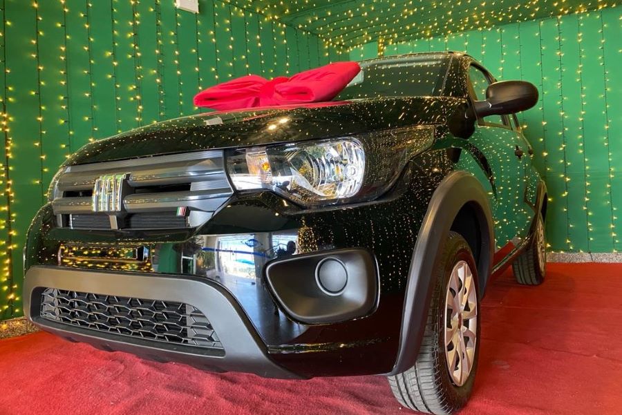 2º sorteio da promoção de Natal do Guedes tem carro zero quilômetro para seus clientes, em Patos