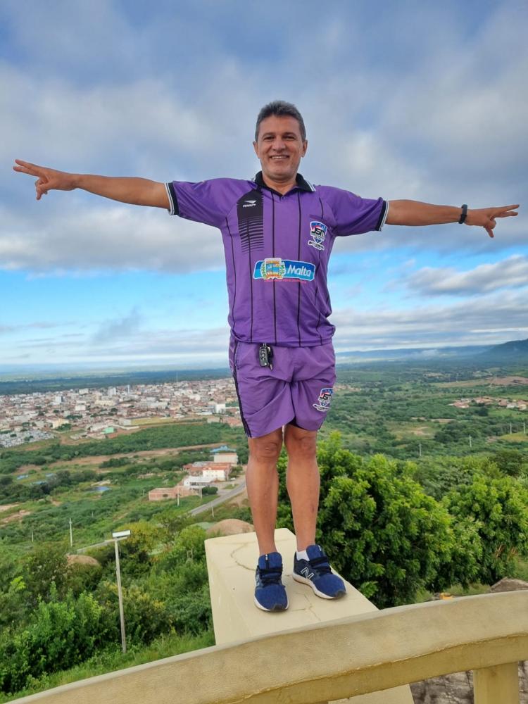23 Anos de Paixão pelo Apito: A Celebração da Jornada Excepcional de Talito na Arbitragem