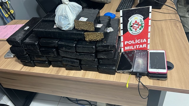 Polícia Militar aborda carro e apreende 27 kg de drogas em Cacimba de Dentro