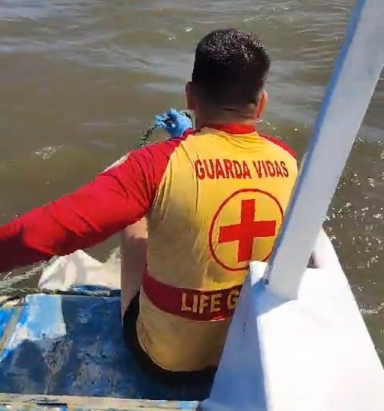 Corpo de homem é encontrado boiando em praia de Coqueirinho do Norte, na Paraíba