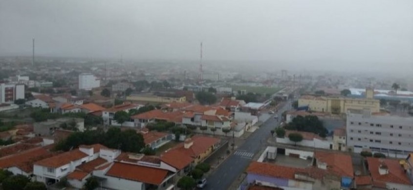 Nas últimas 24 horas, Patos e municípios da região registram chuva de mais de 60mm