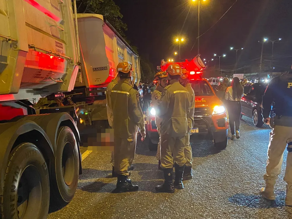 Motociclista morre após ser esmagado por caminhão na BR-230