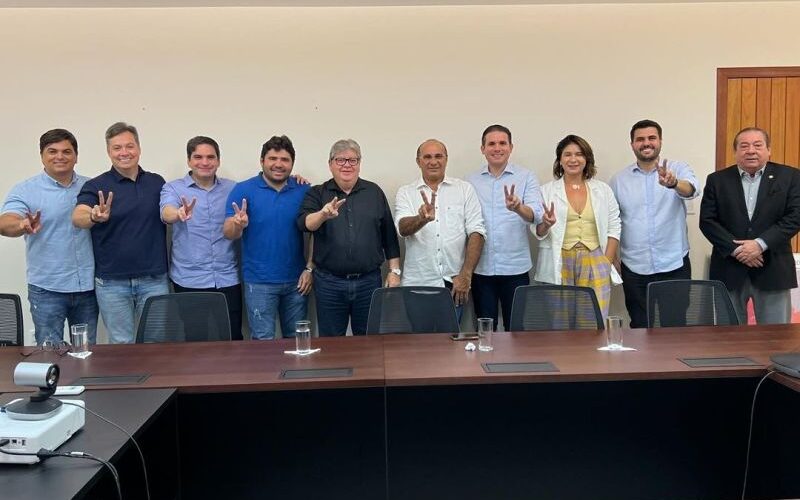 Com articulação de João, situação e oposição em Itaporanga põem diferenças de lado e se unem