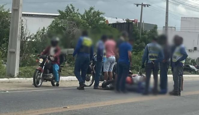 Mototaxista sofre acidente na manhã desta segunda-feira (22) em Patos 