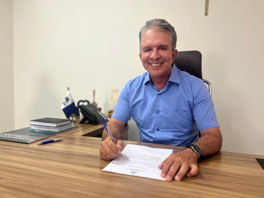 Prefeito de Patos anuncia Aumento Salarial para diversas classes de Servidores Municipais