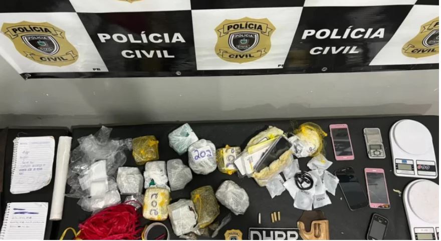 Polícia Civil apreende drogas, celulares e fones de ouvido que seriam arremessados em presídio de CG
