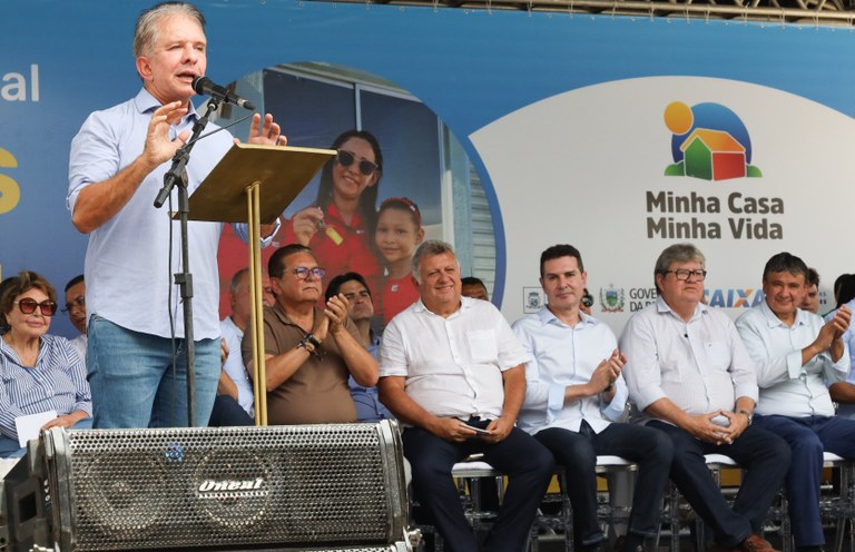 Prefeito Nabor Wanderley celebra e comenta sobre a entrega dos Residenciais São Judas Tadeu I e II, beneficiando mais de 800 famílias; ouça