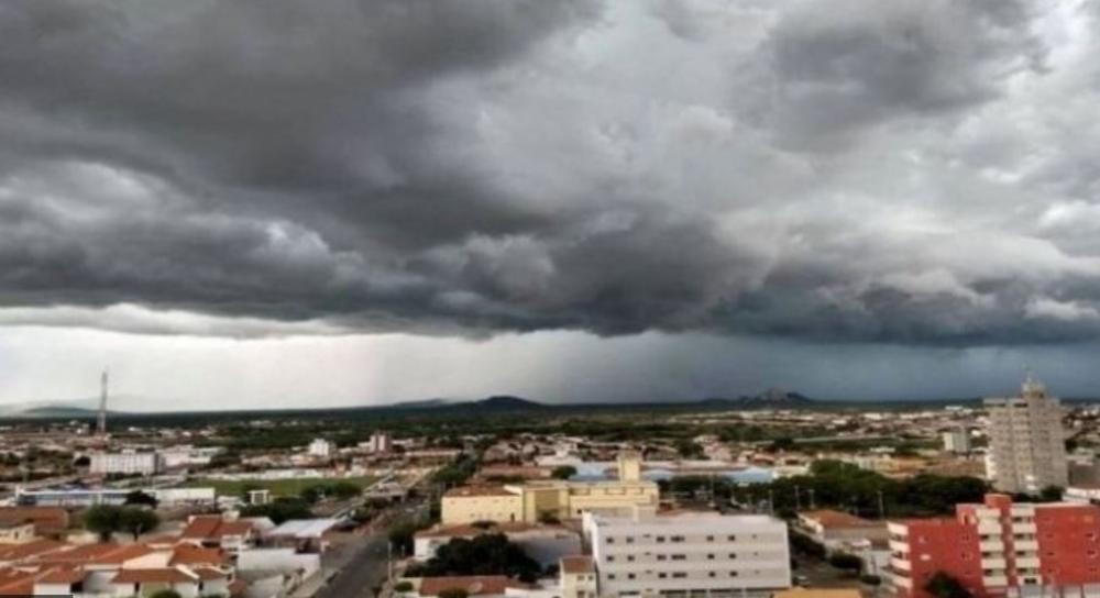 Interior do Nordeste deve ter boas chuvas em dezembro e janeiro, afirma meteorologista